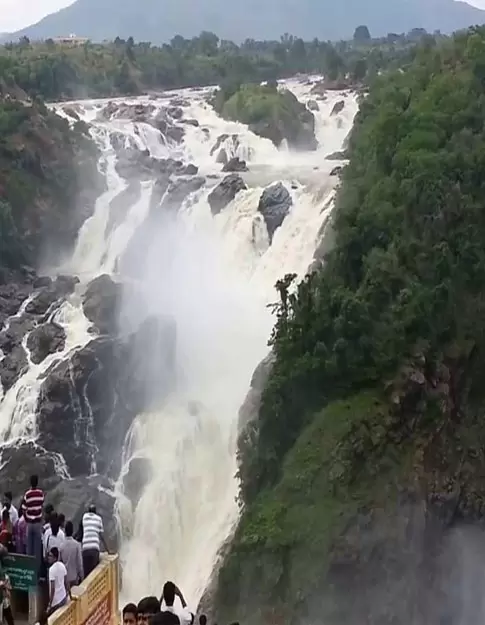 shivan samudra water falls view point