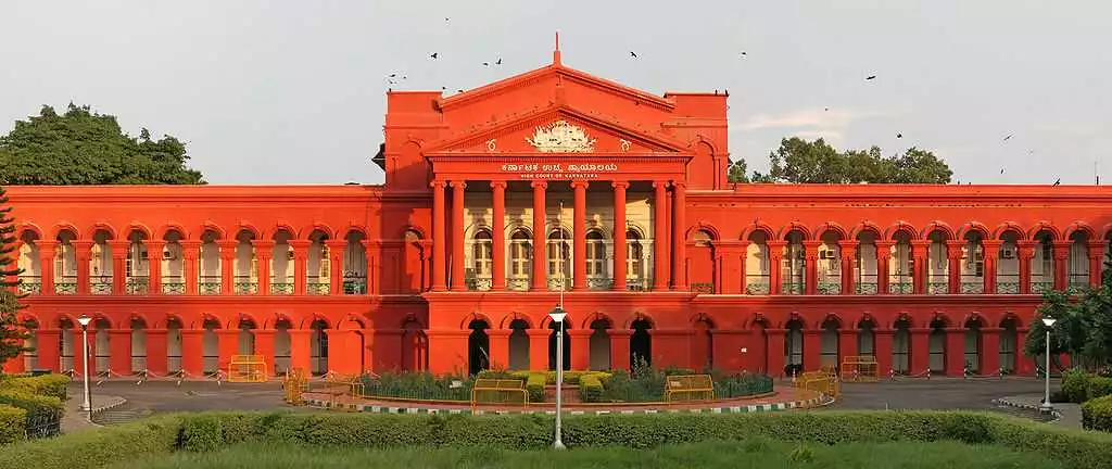  Central Library inside Cubbon Park